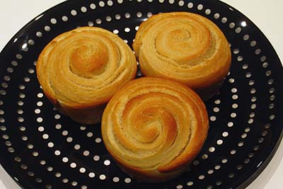 flaky dinner rolls