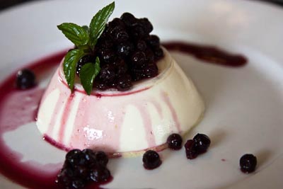 panna cotta with blueberries