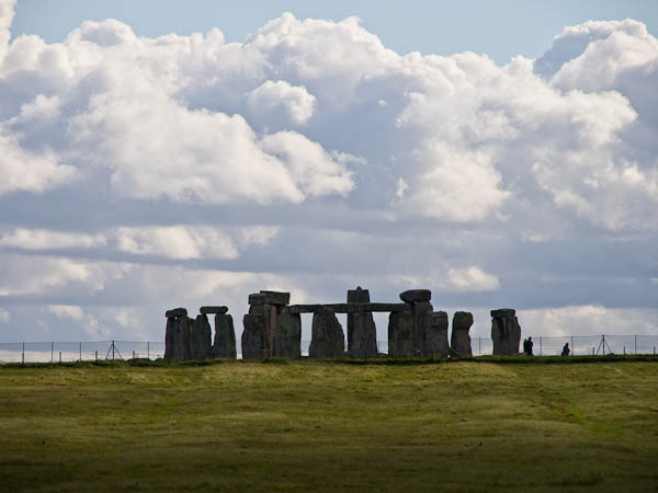 cresting the hill to stonehenge