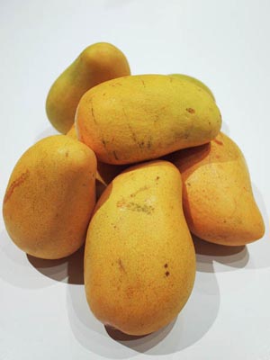 whole ataulfo mangos