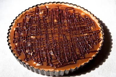 whole chocolate caramel macadamia nut tart